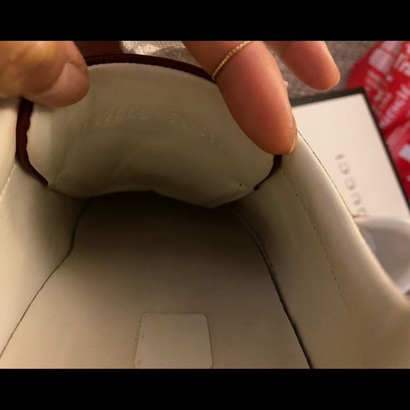 Authentic Gucci Unisex Ace GG Supreme Red Sneaker - Picture 2 of 6